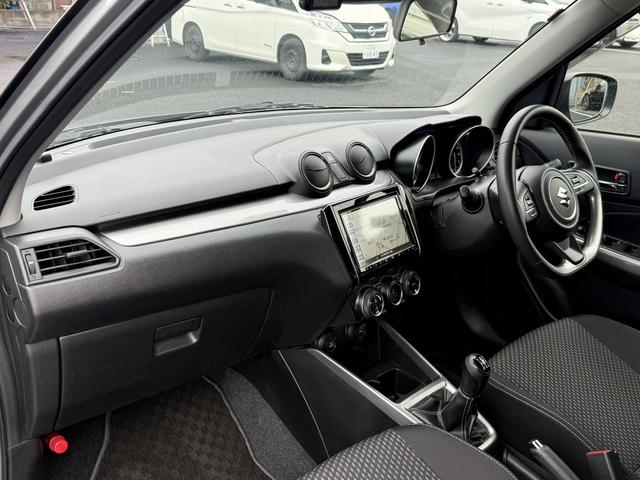 スイフト ＲＳ　５ＭＴ　セーフティーパッケージ　純正８インチナビ　フルセグ　衝突軽減ブレーキ　アダプティブクルーズコントロール　シートヒーター　純正１６インチアルミホイール　レーンアシスト　スマートキー　オートライト（45枚目）