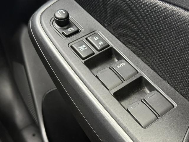 スイフト ＲＳ　５ＭＴ　セーフティーパッケージ　純正８インチナビ　フルセグ　衝突軽減ブレーキ　アダプティブクルーズコントロール　シートヒーター　純正１６インチアルミホイール　レーンアシスト　スマートキー　オートライト（64枚目）