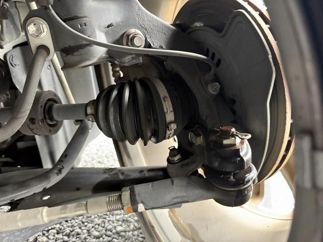 スイフト ＲＳ　５ＭＴ　セーフティーパッケージ　純正８インチナビ　フルセグ　衝突軽減ブレーキ　アダプティブクルーズコントロール　シートヒーター　純正１６インチアルミホイール　レーンアシスト　スマートキー　オートライト（71枚目）