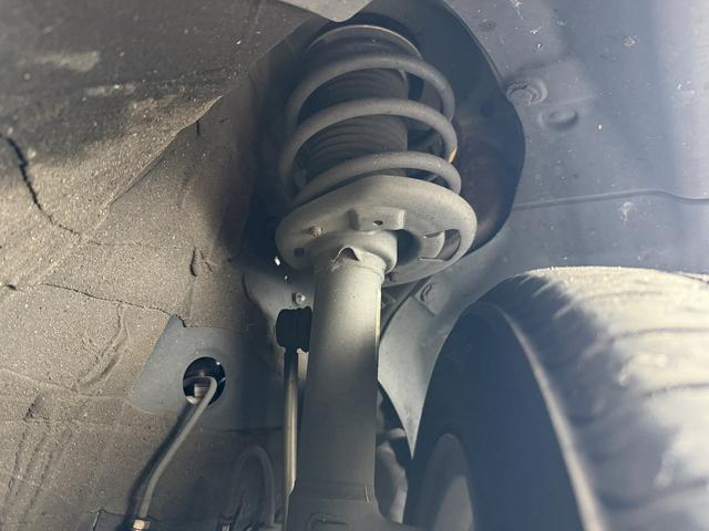 スイフト ＲＳ　５ＭＴ　セーフティーパッケージ　純正８インチナビ　フルセグ　衝突軽減ブレーキ　アダプティブクルーズコントロール　シートヒーター　純正１６インチアルミホイール　レーンアシスト　スマートキー　オートライト（72枚目）