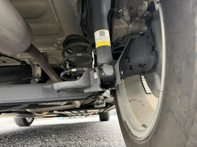 スイフト ＲＳ　５ＭＴ　セーフティーパッケージ　純正８インチナビ　フルセグ　衝突軽減ブレーキ　アダプティブクルーズコントロール　シートヒーター　純正１６インチアルミホイール　レーンアシスト　スマートキー　オートライト（73枚目）