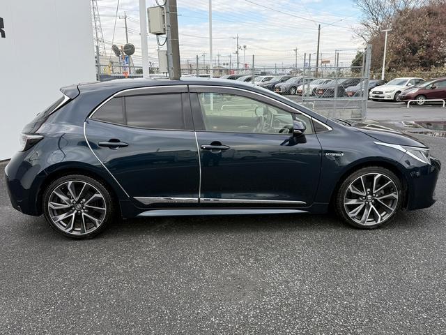 カローラスポーツ ハイブリッドＧ　Ｚ　純正９インチナビ　フルセグ　バックカメラ　アダプティブクルーズコントロール　シートヒーター　ハーフレザー　衝突軽減ブレーキ　ビルドインＥＴＣ　レーンアシスト　ＤＶＤプレイヤー　横滑り防止装置（9枚目）