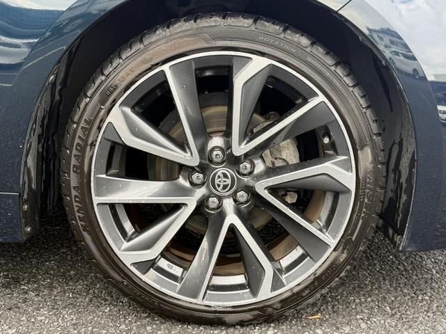 カローラスポーツ ハイブリッドＧ　Ｚ　純正９インチナビ　フルセグ　バックカメラ　アダプティブクルーズコントロール　シートヒーター　ハーフレザー　衝突軽減ブレーキ　ビルドインＥＴＣ　レーンアシスト　ＤＶＤプレイヤー　横滑り防止装置（14枚目）