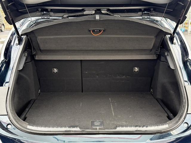 カローラスポーツ ハイブリッドＧ　Ｚ　純正９インチナビ　フルセグ　バックカメラ　アダプティブクルーズコントロール　シートヒーター　ハーフレザー　衝突軽減ブレーキ　ビルドインＥＴＣ　レーンアシスト　ＤＶＤプレイヤー　横滑り防止装置（17枚目）