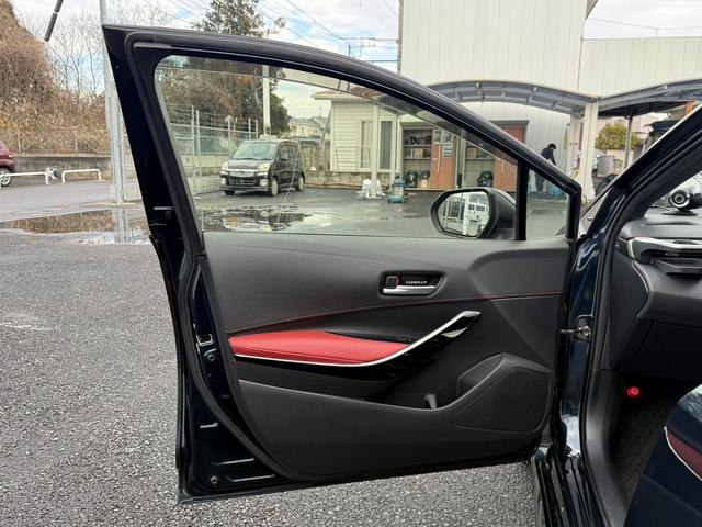 カローラスポーツ ハイブリッドＧ　Ｚ　純正９インチナビ　フルセグ　バックカメラ　アダプティブクルーズコントロール　シートヒーター　ハーフレザー　衝突軽減ブレーキ　ビルドインＥＴＣ　レーンアシスト　ＤＶＤプレイヤー　横滑り防止装置（41枚目）