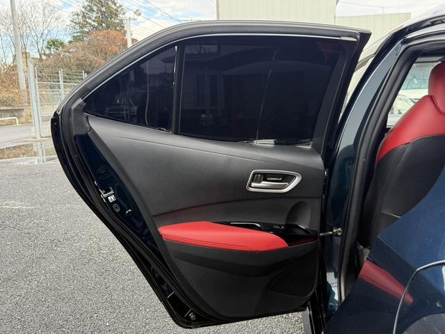 カローラスポーツ ハイブリッドＧ　Ｚ　純正９インチナビ　フルセグ　バックカメラ　アダプティブクルーズコントロール　シートヒーター　ハーフレザー　衝突軽減ブレーキ　ビルドインＥＴＣ　レーンアシスト　ＤＶＤプレイヤー　横滑り防止装置（42枚目）