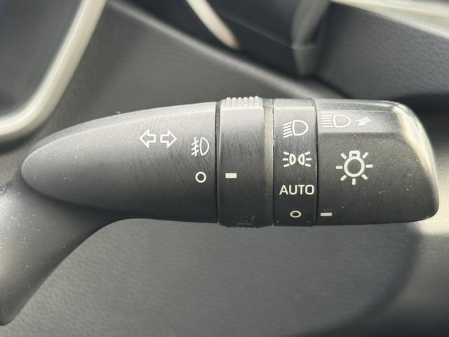 カローラスポーツ ハイブリッドＧ　Ｚ　純正９インチナビ　フルセグ　バックカメラ　アダプティブクルーズコントロール　シートヒーター　ハーフレザー　衝突軽減ブレーキ　ビルドインＥＴＣ　レーンアシスト　ＤＶＤプレイヤー　横滑り防止装置（52枚目）