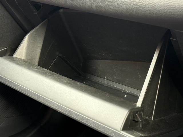 カローラスポーツ ハイブリッドＧ　Ｚ　純正９インチナビ　フルセグ　バックカメラ　アダプティブクルーズコントロール　シートヒーター　ハーフレザー　衝突軽減ブレーキ　ビルドインＥＴＣ　レーンアシスト　ＤＶＤプレイヤー　横滑り防止装置（67枚目）