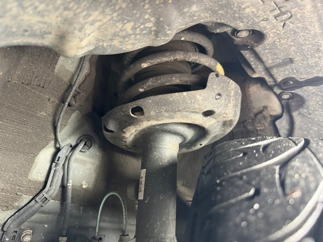 カローラスポーツ ハイブリッドＧ　Ｚ　純正９インチナビ　フルセグ　バックカメラ　アダプティブクルーズコントロール　シートヒーター　ハーフレザー　衝突軽減ブレーキ　ビルドインＥＴＣ　レーンアシスト　ＤＶＤプレイヤー　横滑り防止装置（70枚目）