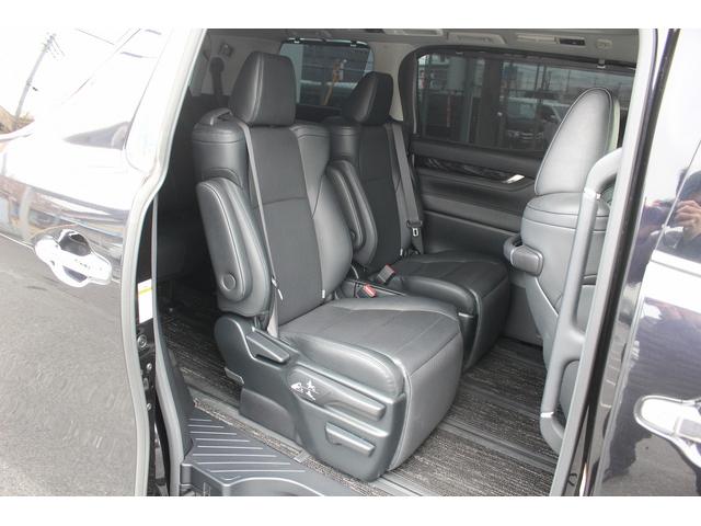 アルファードハイブリッド ＳＲ　禁煙車　ツインサンルーフ　純正１０インチナビ　ユニバーサルステップ　フルセグ　バックカメラ　電動リアゲート　両側電動スライドドア　黒革シート　シートエアコン・ヒーター　アダプティブクルーズコントロール（16枚目）