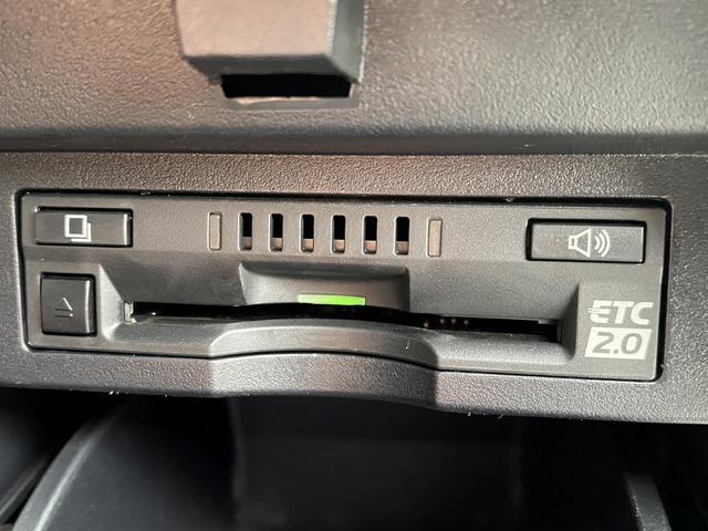 アルファードハイブリッド ＳＲ　禁煙車　ツインサンルーフ　純正１０インチナビ　ユニバーサルステップ　フルセグ　バックカメラ　電動リアゲート　両側電動スライドドア　黒革シート　シートエアコン・ヒーター　アダプティブクルーズコントロール（19枚目）