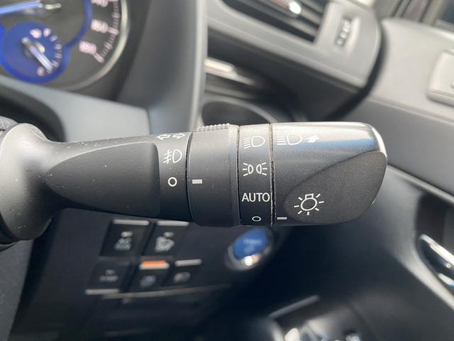 アルファードハイブリッド ＳＲ　禁煙車　ツインサンルーフ　純正１０インチナビ　ユニバーサルステップ　フルセグ　バックカメラ　電動リアゲート　両側電動スライドドア　黒革シート　シートエアコン・ヒーター　アダプティブクルーズコントロール（20枚目）