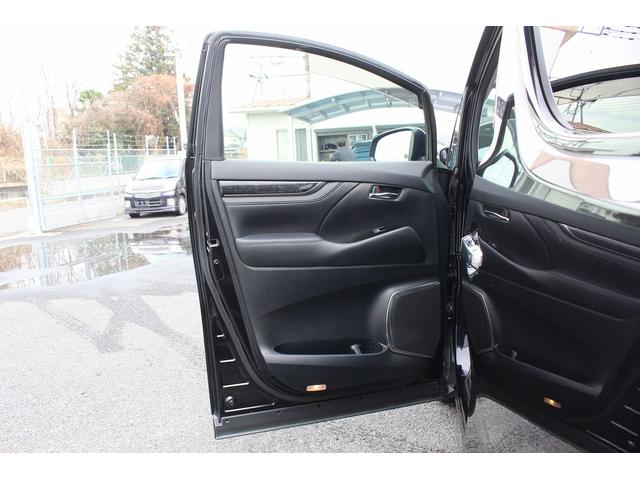 アルファードハイブリッド ＳＲ　禁煙車　ツインサンルーフ　純正１０インチナビ　ユニバーサルステップ　フルセグ　バックカメラ　電動リアゲート　両側電動スライドドア　黒革シート　シートエアコン・ヒーター　アダプティブクルーズコントロール（40枚目）