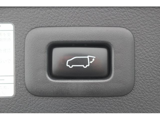 アルファードハイブリッド ＳＲ　禁煙車　ツインサンルーフ　純正１０インチナビ　ユニバーサルステップ　フルセグ　バックカメラ　電動リアゲート　両側電動スライドドア　黒革シート　シートエアコン・ヒーター　アダプティブクルーズコントロール（43枚目）