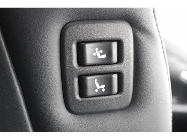 アルファードハイブリッド ＳＲ　禁煙車　ツインサンルーフ　純正１０インチナビ　ユニバーサルステップ　フルセグ　バックカメラ　電動リアゲート　両側電動スライドドア　黒革シート　シートエアコン・ヒーター　アダプティブクルーズコントロール（54枚目）