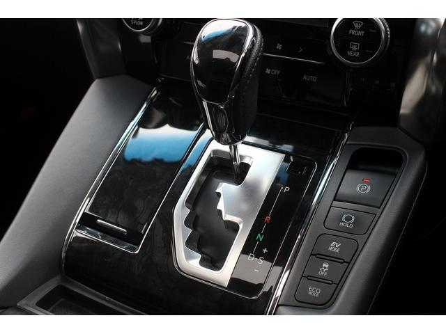 アルファードハイブリッド ＳＲ　禁煙車　ツインサンルーフ　純正１０インチナビ　ユニバーサルステップ　フルセグ　バックカメラ　電動リアゲート　両側電動スライドドア　黒革シート　シートエアコン・ヒーター　アダプティブクルーズコントロール（68枚目）