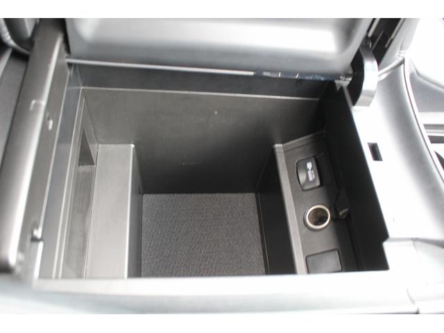 アルファードハイブリッド ＳＲ　禁煙車　ツインサンルーフ　純正１０インチナビ　ユニバーサルステップ　フルセグ　バックカメラ　電動リアゲート　両側電動スライドドア　黒革シート　シートエアコン・ヒーター　アダプティブクルーズコントロール（72枚目）