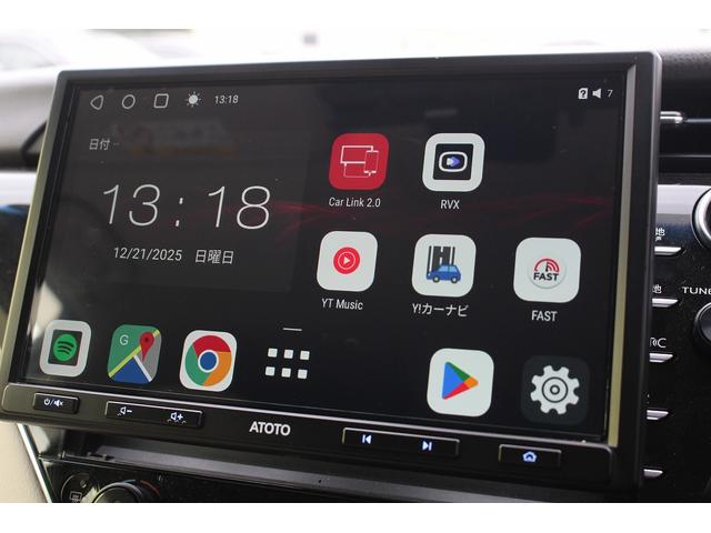 カムリ Ｇレザーパッケージ　１０インチディスプレイ　ＯＰベージュ革＆ブラウン内装　衝突軽減　運転支援システム　ブラインドスポット　レーダークルーズ　コーナーセンサー　ヒータ付きパワーシート　バックカメラ　オートマチックハイビーム（3枚目）