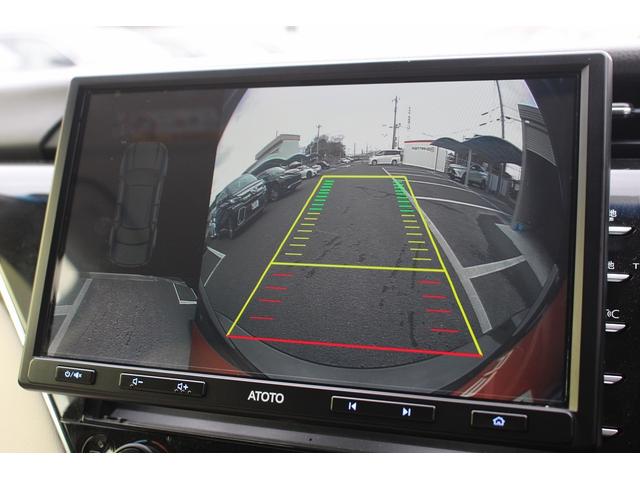 カムリ Ｇレザーパッケージ　１０インチディスプレイ　ＯＰベージュ革＆ブラウン内装　衝突軽減　運転支援システム　ブラインドスポット　レーダークルーズ　コーナーセンサー　ヒータ付きパワーシート　バックカメラ　オートマチックハイビーム（4枚目）