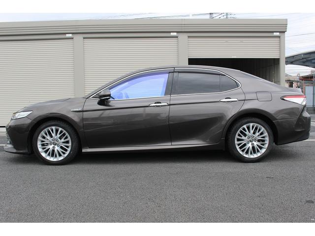 カムリ Ｇレザーパッケージ　１０インチディスプレイ　ＯＰベージュ革＆ブラウン内装　衝突軽減　運転支援システム　ブラインドスポット　レーダークルーズ　コーナーセンサー　ヒータ付きパワーシート　バックカメラ　オートマチックハイビーム（11枚目）