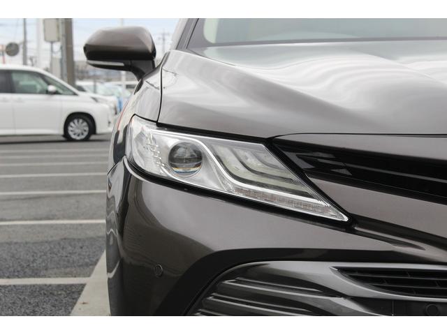 カムリ Ｇレザーパッケージ　１０インチディスプレイ　ＯＰベージュ革＆ブラウン内装　衝突軽減　運転支援システム　ブラインドスポット　レーダークルーズ　コーナーセンサー　ヒータ付きパワーシート　バックカメラ　オートマチックハイビーム（12枚目）