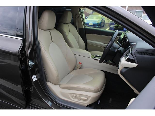 カムリ Ｇレザーパッケージ　１０インチディスプレイ　ＯＰベージュ革＆ブラウン内装　衝突軽減　運転支援システム　ブラインドスポット　レーダークルーズ　コーナーセンサー　ヒータ付きパワーシート　バックカメラ　オートマチックハイビーム（15枚目）