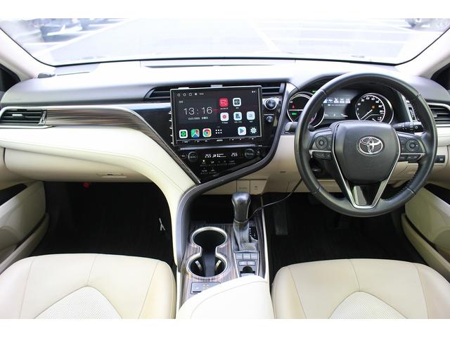 カムリ Ｇレザーパッケージ　１０インチディスプレイ　ＯＰベージュ革＆ブラウン内装　衝突軽減　運転支援システム　ブラインドスポット　レーダークルーズ　コーナーセンサー　ヒータ付きパワーシート　バックカメラ　オートマチックハイビーム（18枚目）