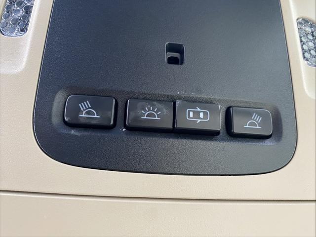 カムリ Ｇレザーパッケージ　１０インチディスプレイ　ＯＰベージュ革＆ブラウン内装　衝突軽減　運転支援システム　ブラインドスポット　レーダークルーズ　コーナーセンサー　ヒータ付きパワーシート　バックカメラ　オートマチックハイビーム（22枚目）