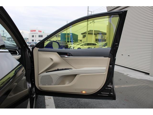 カムリ Ｇレザーパッケージ　１０インチディスプレイ　ＯＰベージュ革＆ブラウン内装　衝突軽減　運転支援システム　ブラインドスポット　レーダークルーズ　コーナーセンサー　ヒータ付きパワーシート　バックカメラ　オートマチックハイビーム（39枚目）