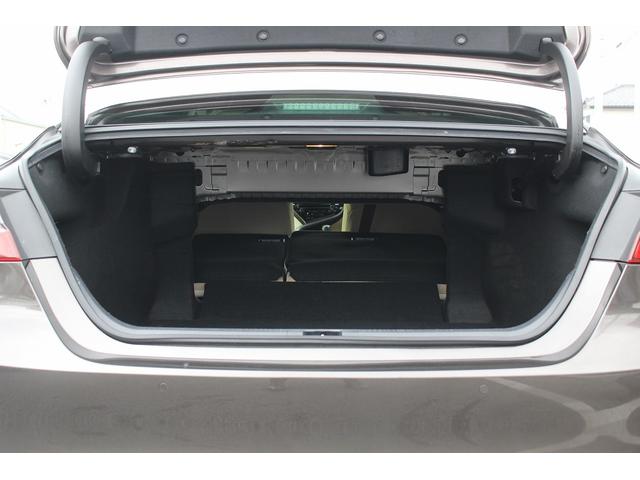 カムリ Ｇレザーパッケージ　１０インチディスプレイ　ＯＰベージュ革＆ブラウン内装　衝突軽減　運転支援システム　ブラインドスポット　レーダークルーズ　コーナーセンサー　ヒータ付きパワーシート　バックカメラ　オートマチックハイビーム（46枚目）