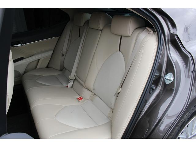 カムリ Ｇレザーパッケージ　１０インチディスプレイ　ＯＰベージュ革＆ブラウン内装　衝突軽減　運転支援システム　ブラインドスポット　レーダークルーズ　コーナーセンサー　ヒータ付きパワーシート　バックカメラ　オートマチックハイビーム（48枚目）