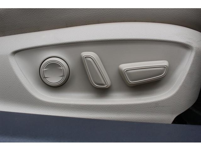 カムリ Ｇレザーパッケージ　１０インチディスプレイ　ＯＰベージュ革＆ブラウン内装　衝突軽減　運転支援システム　ブラインドスポット　レーダークルーズ　コーナーセンサー　ヒータ付きパワーシート　バックカメラ　オートマチックハイビーム（53枚目）