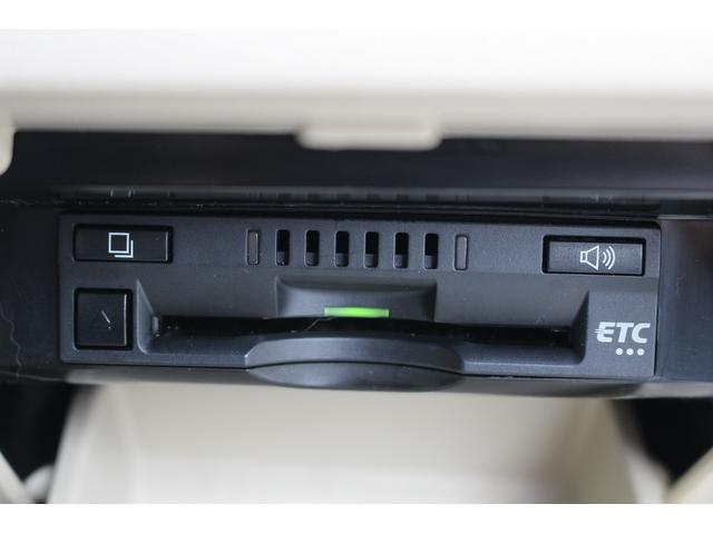 カムリ Ｇレザーパッケージ　１０インチディスプレイ　ＯＰベージュ革＆ブラウン内装　衝突軽減　運転支援システム　ブラインドスポット　レーダークルーズ　コーナーセンサー　ヒータ付きパワーシート　バックカメラ　オートマチックハイビーム（55枚目）