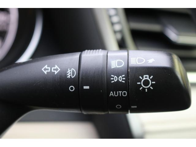 カムリ Ｇレザーパッケージ　１０インチディスプレイ　ＯＰベージュ革＆ブラウン内装　衝突軽減　運転支援システム　ブラインドスポット　レーダークルーズ　コーナーセンサー　ヒータ付きパワーシート　バックカメラ　オートマチックハイビーム（58枚目）