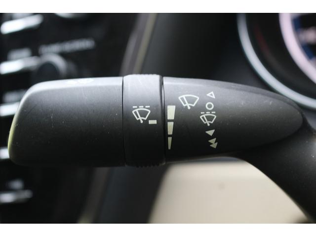 カムリ Ｇレザーパッケージ　１０インチディスプレイ　ＯＰベージュ革＆ブラウン内装　衝突軽減　運転支援システム　ブラインドスポット　レーダークルーズ　コーナーセンサー　ヒータ付きパワーシート　バックカメラ　オートマチックハイビーム（59枚目）