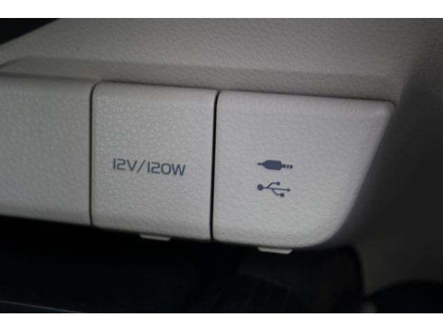 カムリ Ｇレザーパッケージ　１０インチディスプレイ　ＯＰベージュ革＆ブラウン内装　衝突軽減　運転支援システム　ブラインドスポット　レーダークルーズ　コーナーセンサー　ヒータ付きパワーシート　バックカメラ　オートマチックハイビーム（62枚目）