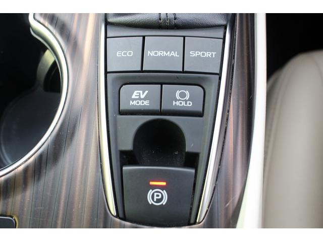 カムリ Ｇレザーパッケージ　１０インチディスプレイ　ＯＰベージュ革＆ブラウン内装　衝突軽減　運転支援システム　ブラインドスポット　レーダークルーズ　コーナーセンサー　ヒータ付きパワーシート　バックカメラ　オートマチックハイビーム（64枚目）