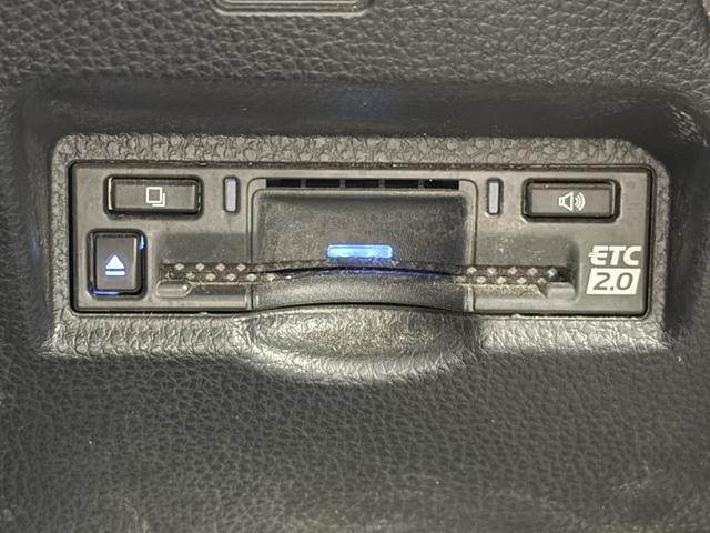 ノア Ｇ　純正８インチディスプレイ　両側電動スライドドア　フルセグ　バックカメラ　ビルドインＥＴＣ　衝突軽減ブレーキ　運転支援システム　アダプティブクルーズコントロール　ロードサイドアシスト　パーキングサポート（7枚目）