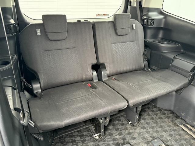 ノア Ｇ　純正８インチディスプレイ　両側電動スライドドア　フルセグ　バックカメラ　ビルドインＥＴＣ　衝突軽減ブレーキ　運転支援システム　アダプティブクルーズコントロール　ロードサイドアシスト　パーキングサポート（17枚目）