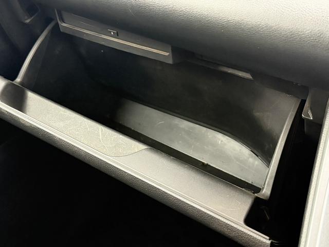 ノア Ｇ　純正８インチディスプレイ　両側電動スライドドア　フルセグ　バックカメラ　ビルドインＥＴＣ　衝突軽減ブレーキ　運転支援システム　アダプティブクルーズコントロール　ロードサイドアシスト　パーキングサポート（69枚目）