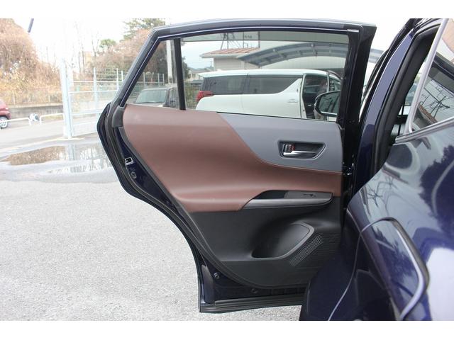 ハリアーハイブリッド Ｚ　禁煙車　パノラミックビューモニター　ＪＢＬサウンド　純正１２．３インチナビ　デジタルインナーミラー　フルセグ　ブラインドスポットモニター　置き充電　フルセグ　アダプティブクルーズコントロール（41枚目）