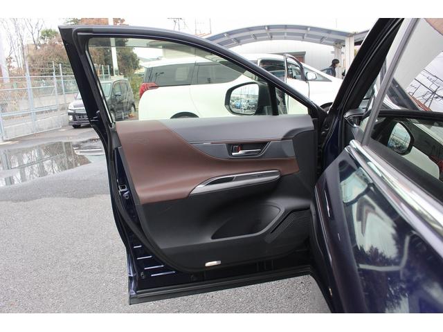 ハリアーハイブリッド Ｚ　禁煙車　パノラミックビューモニター　ＪＢＬサウンド　純正１２．３インチナビ　デジタルインナーミラー　フルセグ　ブラインドスポットモニター　置き充電　フルセグ　アダプティブクルーズコントロール（42枚目）