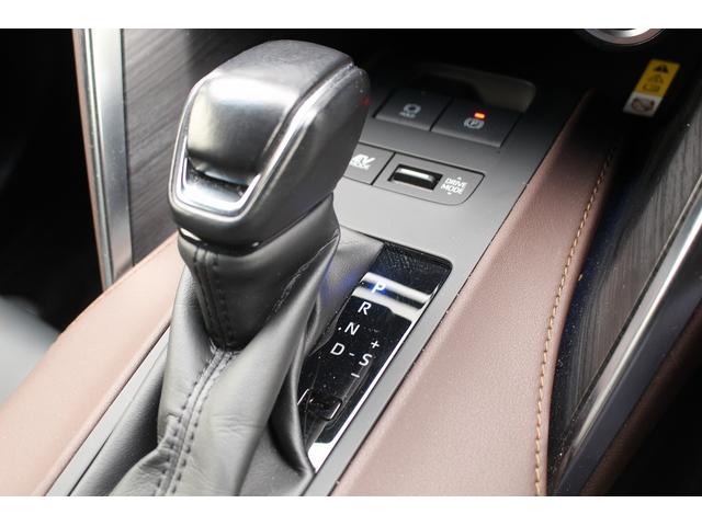 ハリアーハイブリッド Ｚ　禁煙車　パノラミックビューモニター　ＪＢＬサウンド　純正１２．３インチナビ　デジタルインナーミラー　フルセグ　ブラインドスポットモニター　置き充電　フルセグ　アダプティブクルーズコントロール（61枚目）