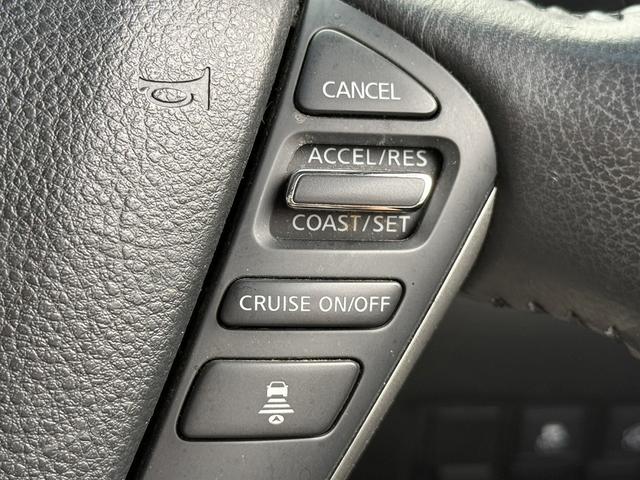 エルグランド ３５０ハイウェイスタープレミアム　禁煙車　１１型フリップダウンモニター　ツインサンルーフ　メモリー＆ヒーター付きレザーシート　両側スライド　衝突軽減ブレーキ　パワーテールゲート　ＡＣ１００Ｖ電源　レーダークルーズ　ビルトインＥＴＣ（8枚目）