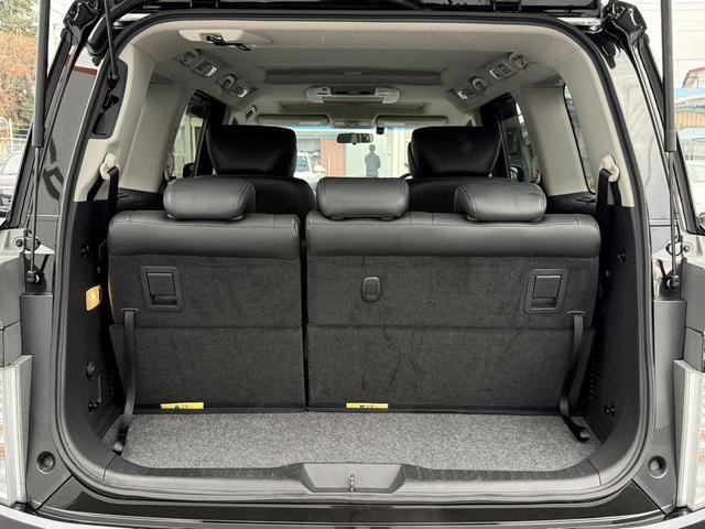 エルグランド ３５０ハイウェイスタープレミアム　禁煙車　１１型フリップダウンモニター　ツインサンルーフ　メモリー＆ヒーター付きレザーシート　両側スライド　衝突軽減ブレーキ　パワーテールゲート　ＡＣ１００Ｖ電源　レーダークルーズ　ビルトインＥＴＣ（18枚目）