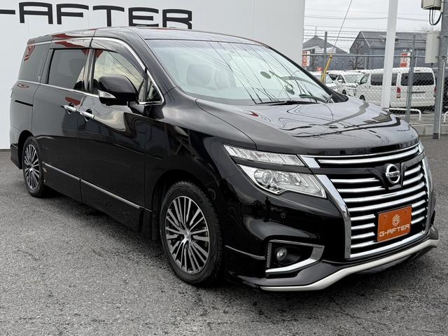 エルグランド ３５０ハイウェイスタープレミアム　禁煙車　１１型フリップダウンモニター　ツインサンルーフ　メモリー＆ヒーター付きレザーシート　両側スライド　衝突軽減ブレーキ　パワーテールゲート　ＡＣ１００Ｖ電源　レーダークルーズ　ビルトインＥＴＣ（22枚目）