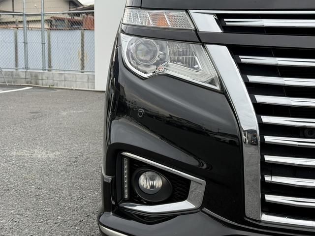 エルグランド ３５０ハイウェイスタープレミアム　禁煙車　１１型フリップダウンモニター　ツインサンルーフ　メモリー＆ヒーター付きレザーシート　両側スライド　衝突軽減ブレーキ　パワーテールゲート　ＡＣ１００Ｖ電源　レーダークルーズ　ビルトインＥＴＣ（26枚目）