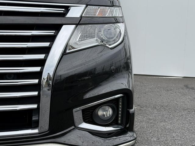 エルグランド ３５０ハイウェイスタープレミアム　禁煙車　１１型フリップダウンモニター　ツインサンルーフ　メモリー＆ヒーター付きレザーシート　両側スライド　衝突軽減ブレーキ　パワーテールゲート　ＡＣ１００Ｖ電源　レーダークルーズ　ビルトインＥＴＣ（27枚目）