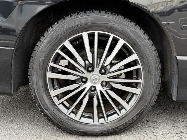 エルグランド ３５０ハイウェイスタープレミアム　禁煙車　１１型フリップダウンモニター　ツインサンルーフ　メモリー＆ヒーター付きレザーシート　両側スライド　衝突軽減ブレーキ　パワーテールゲート　ＡＣ１００Ｖ電源　レーダークルーズ　ビルトインＥＴＣ（30枚目）