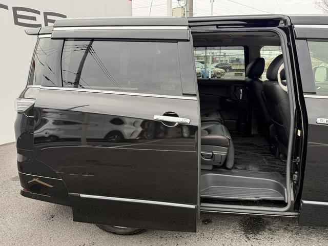 エルグランド ３５０ハイウェイスタープレミアム　禁煙車　１１型フリップダウンモニター　ツインサンルーフ　メモリー＆ヒーター付きレザーシート　両側スライド　衝突軽減ブレーキ　パワーテールゲート　ＡＣ１００Ｖ電源　レーダークルーズ　ビルトインＥＴＣ（38枚目）